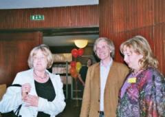 v.l.n.r.: Frau Göhrlich (Vorsitzende Landesverband der Tagesmütter-Vereine BW e.V.), Karl-Heinz Drescher-Pfeiffer (Pflegevater) und Dorit Hartmann-Jakob (Vorstand)